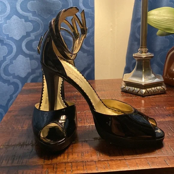 JESSICA SIMPSON HEELS - Picture 3 of 5